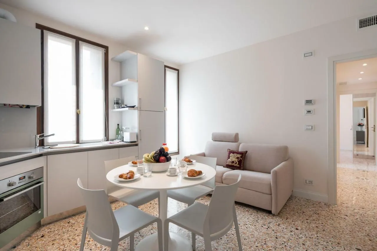 Ve.N.I.Ce Cera Remer Suite Veneza Apartamento