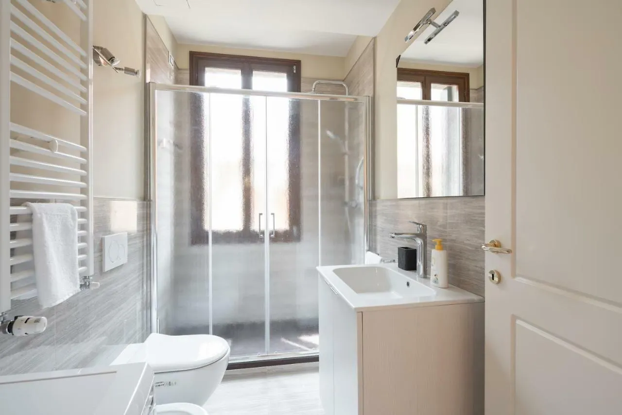 Ve.N.I.Ce Cera Remer Suite Veneza 0*,  Itália